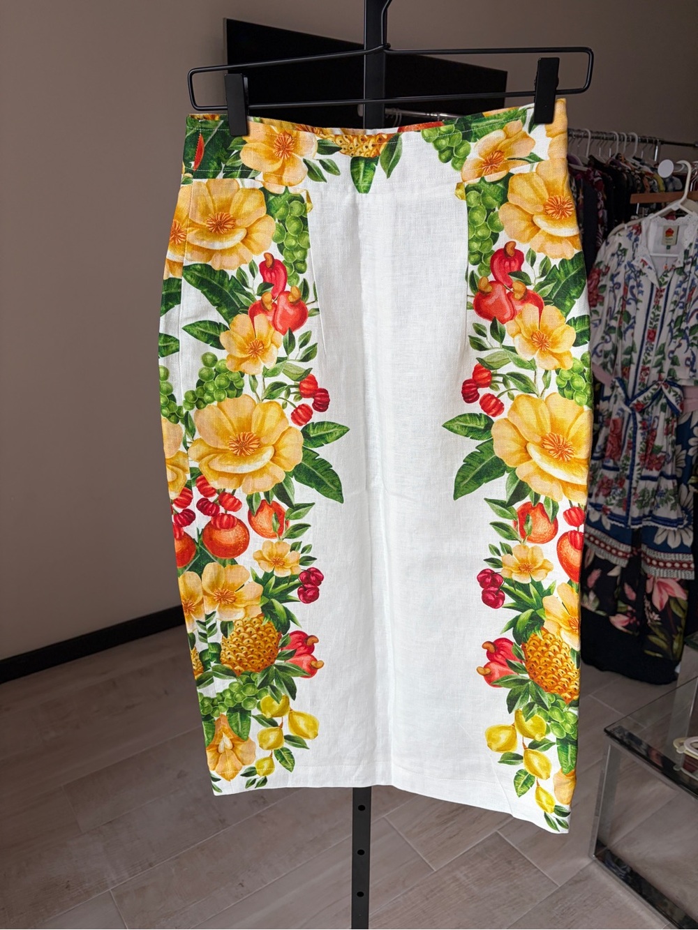Farm Rio: PICNIC FLOWERS OFF - WHITE BUTTONNED MIDI SKIRT - Picture 9 of 10